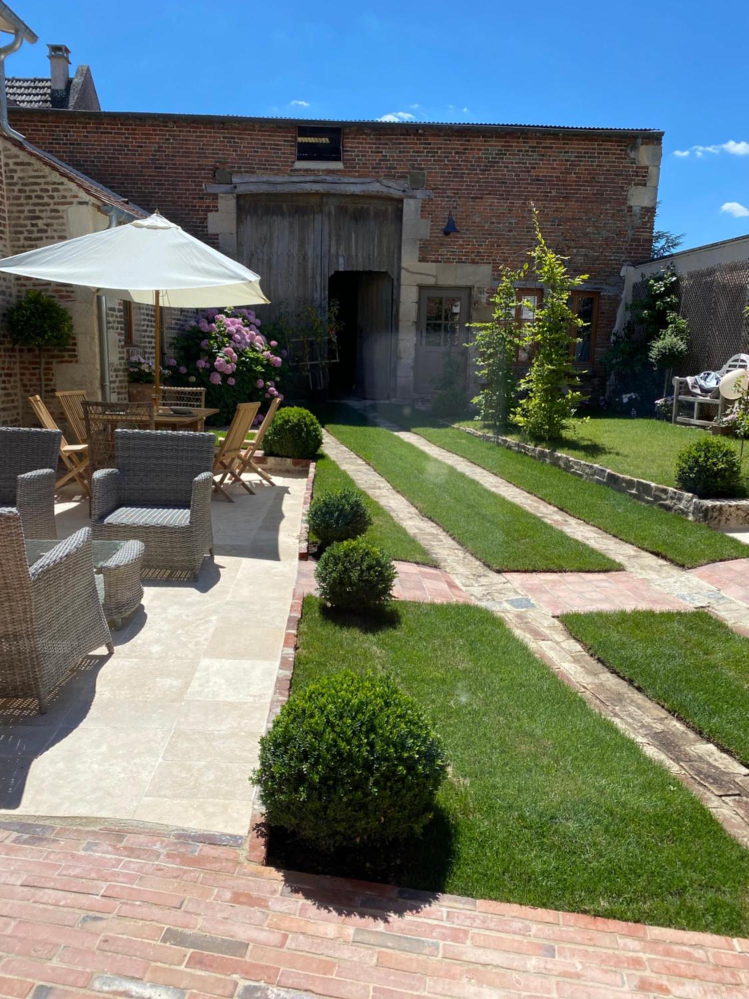 Les Hortensias Canly Exterior photo